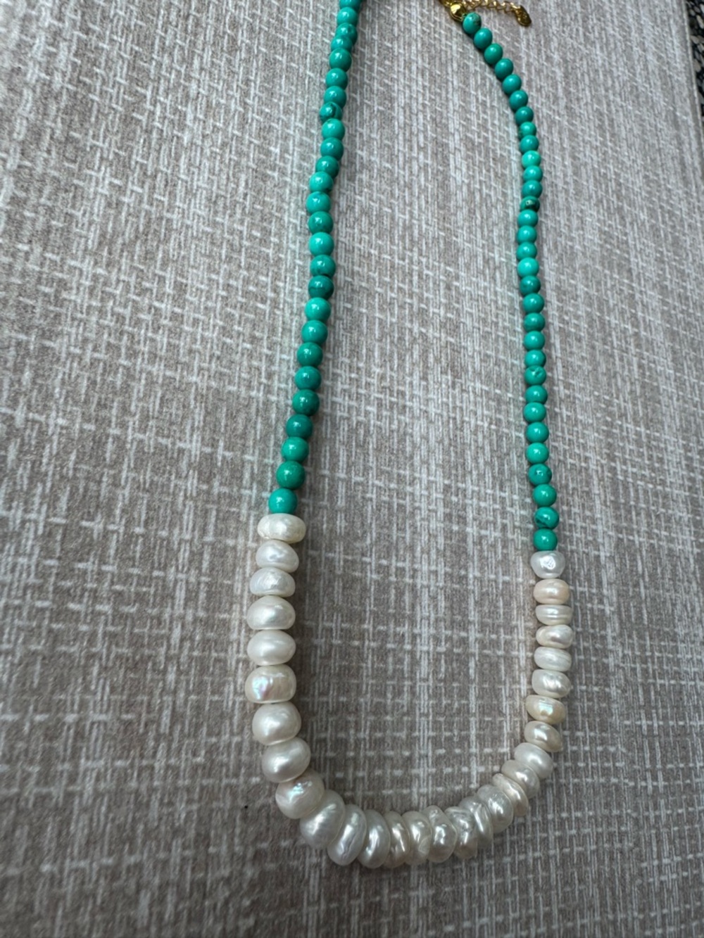 NWOT Tuckernuck Turquoise and Pearl Necklace - Picture 4 of 6